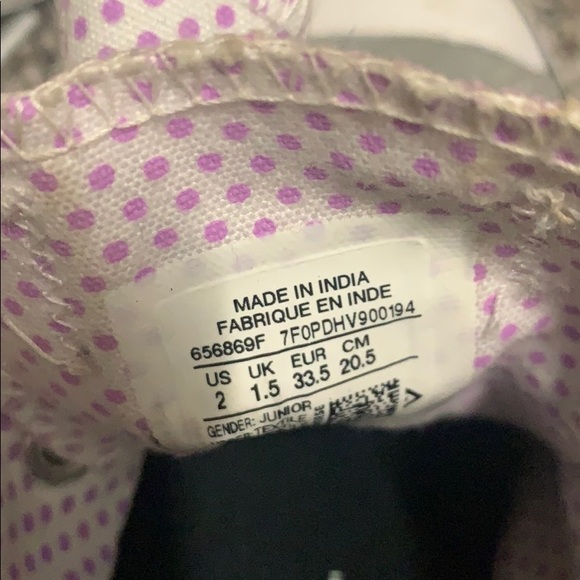 Converse Size 2 US - Picture 4 of 4